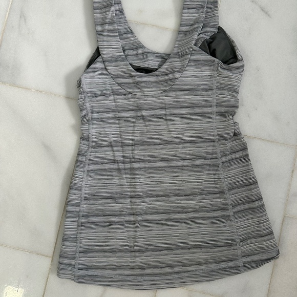 Lululemon top with built in bra - Picture 2 of 3
